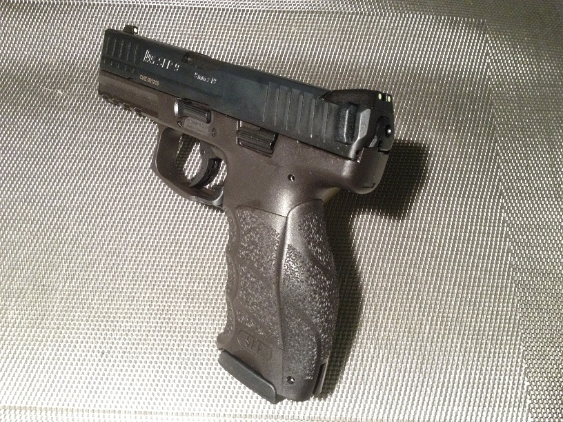 גרסה מוקטנת של האקדח המוכר pistol