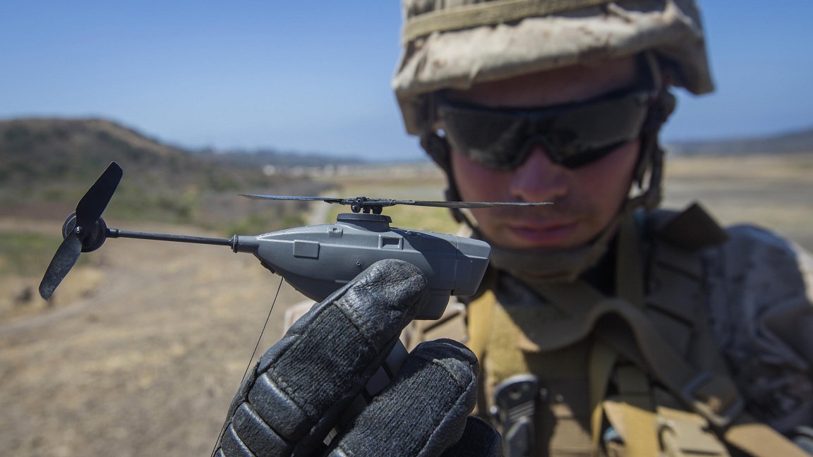 Photo: Black Hornet, US Marines Pfc.-rhita-Daniel nano-uavs