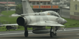 taiwan jet lands on highway