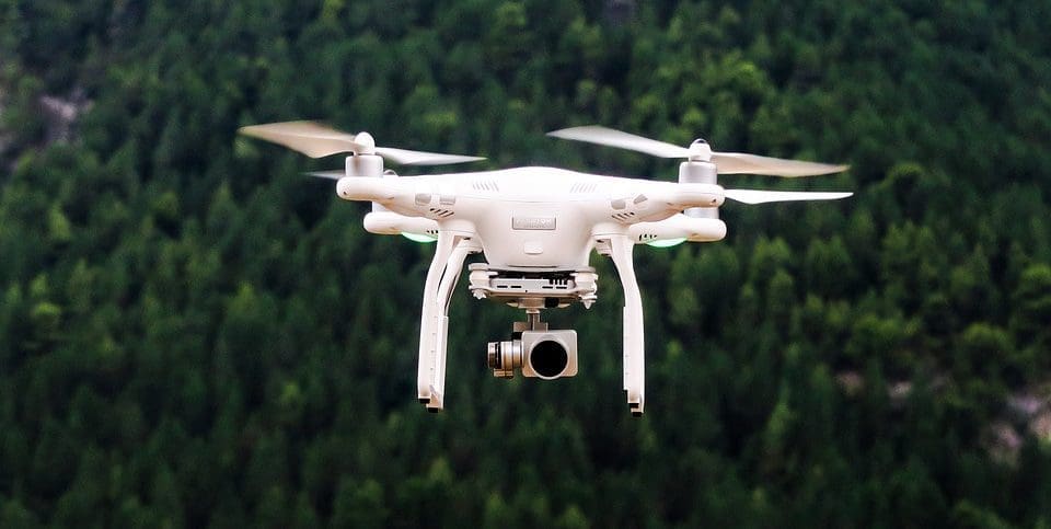 drone illust. Pixabay