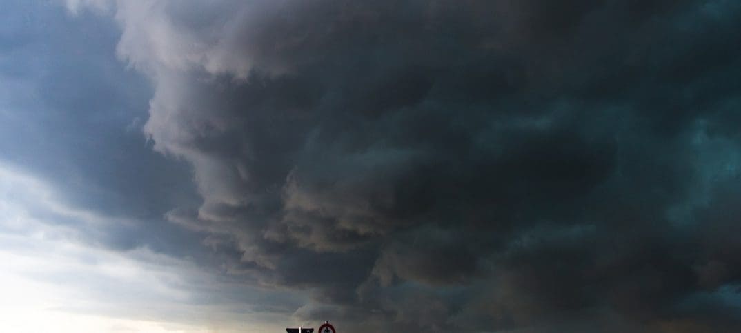 low visibility storm. image by pixabay