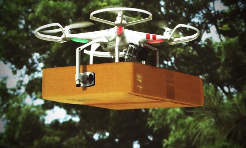 photo illust. drone delivering package by PxHere
