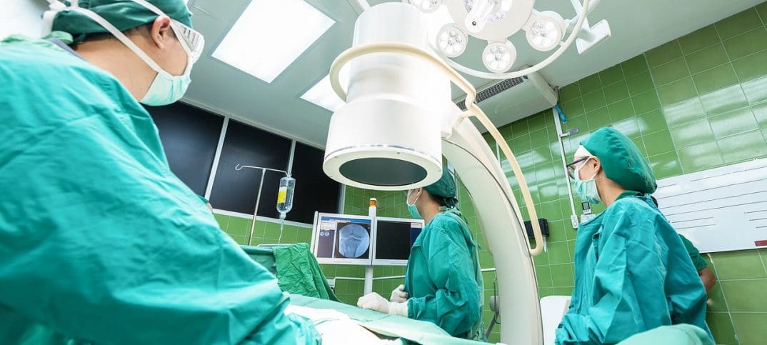 surgery room. image by pixabay