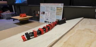 רובוט-נחש מהפכני יכול לזוז ולתפעל חפצים בו זמנית image from video https://www.youtube.com/watch?v=8cmpR3J5gbY&ab_channel=SiliconSynapseLab