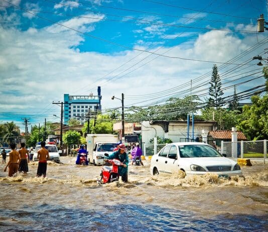 Data-Fusion and AI Help Detect Flooded Roads Image provided by Pixabay