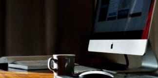 אפל פותחת עצמה למבחני אבטחה ציבוריים לקראת השקת בינה מלאכותית Image by Pixabay