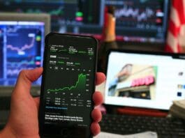 Warning: Cybercriminals Target iOS and Android Users with Fake Trading Apps Image by Pixabay
