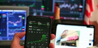 Warning: Cybercriminals Target iOS and Android Users with Fake Trading Apps Image by Pixabay