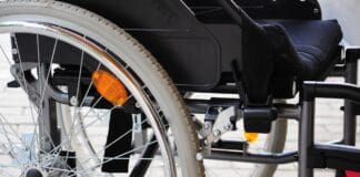 רובוט לביש חדשני מסייע לאנשים משותקים ללכת Image by Pixabay