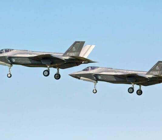 Lockheed Martin Integrates AI-Controlled Drones with F-35 to Enhance Air Dominance Image by Pixabay