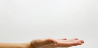 הצמיד החדש של מטא מתרגם מחוות יד לפקודות דיגיטליות