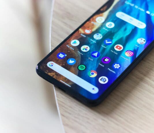 Android Vulnerability Allows Hackers to Steal Permissions via “Tapjacking” Image by Unsplash