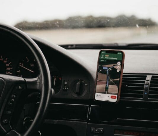 Visual-Based AI Navigation System Offers GPS-Free Accuracy in Urban Environments