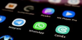Malicious Apps Masquerade as WhatsApp and Chrome Through Google Search Manipulation