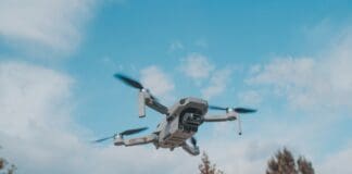 רחפן מתקפל חדש מציע טיסות ארוכות יותר והחלפת מטענים מהירה