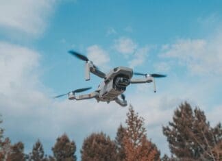 רחפן מתקפל חדש מציע טיסות ארוכות יותר והחלפת מטענים מהירה