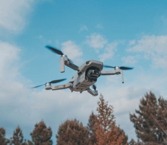 רחפן מתקפל חדש מציע טיסות ארוכות יותר והחלפת מטענים מהירה