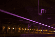 מערכת חדשה משתמשת בלייזרים כדי להטעין רחפנים בזמן טיסה Image from USNRL on YouTube