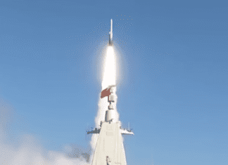 מהירות וזווית ככוח אש: טיל ימי שמאתגר את ההגנה הקונבנציונלית Image from Times of India on YouTube