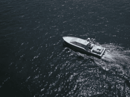 הים גדול — והצי מתכוונן: כלי אוטונומי שמאפשר פריסה רחבה ומתקדמת Image from Saronic Technologies on YouTube