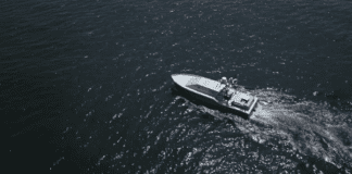 הים גדול — והצי מתכוונן: כלי אוטונומי שמאפשר פריסה רחבה ומתקדמת Image from Saronic Technologies on YouTube