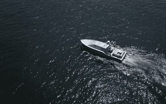 הים גדול — והצי מתכוונן: כלי אוטונומי שמאפשר פריסה רחבה ומתקדמת Image from Saronic Technologies on YouTube