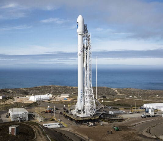 SpaceX’s Secret Launch: New Spy-Sat Tech Unveiled? Image by Wikimedia (Creative Commons)