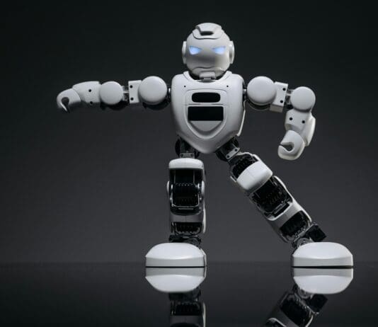 ממרחבים צפופים למים פתוחים: סוג חדש של הומנואיד