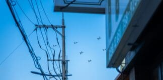 כך אדם אחד יכול לשלוט בנחיל של 200 רחפנים