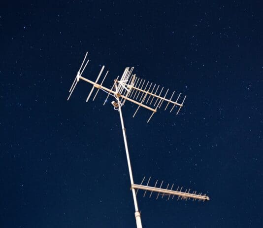 הקרב על התקשורת מהחלל: החברה שמרוויחה כשכולם משגרים לוויינים