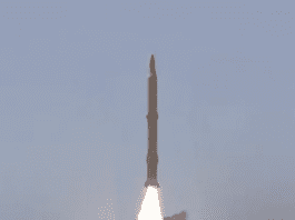 רוקד כמו במרשעת: הטיל שמבלבל את מערכות ההגנה Image from CCTV Video News Agency on YouTube