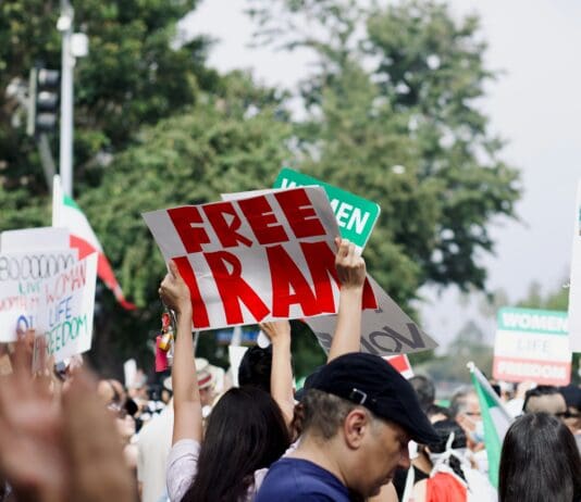 החזית הדיגיטלית: פריצות, השחתות והאפלת רשת בזמן לחימה באיראן