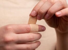A Smart Bandage Can Use Engineered Cells to Speed Up Healing