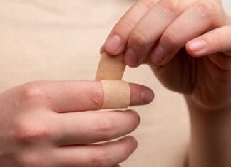 A Smart Bandage Can Use Engineered Cells to Speed Up Healing