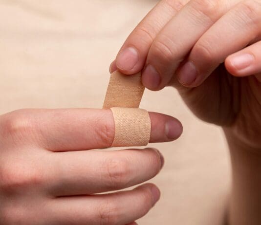 A Smart Bandage Can Use Engineered Cells to Speed Up Healing