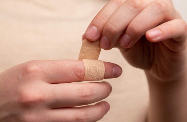 A Smart Bandage Can Use Engineered Cells to Speed Up Healing