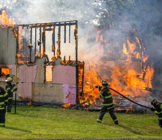 This AI Predicts Fire Growth and Redirects Evacuees in Real Time