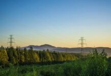 Forget Drones—These Robot Snakes Inspect Power Lines From the Inside Track