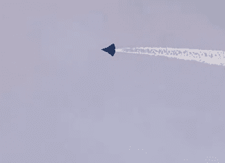 הצצה רשמית ראשונה חושפת פרטים חדשים על מטוס הקרב מהדור השישי Image from DEFENSE DAILY on YouTube