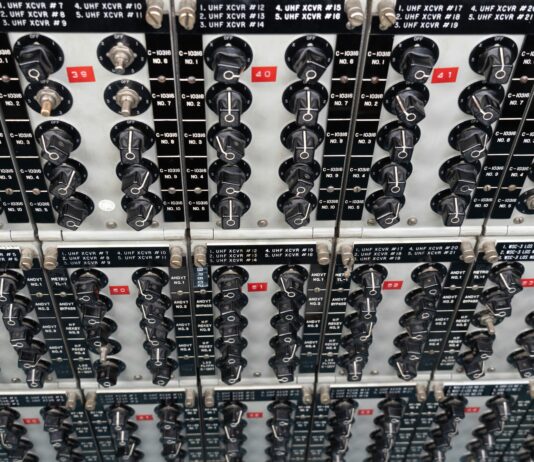 The Future of 6G Might Depend on a Switch Smaller Than a Grain of Dust