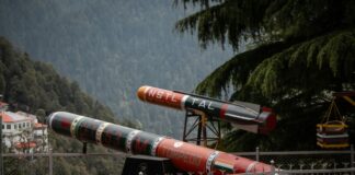 This Torpedo Gets Wings Before It Goes Underwater